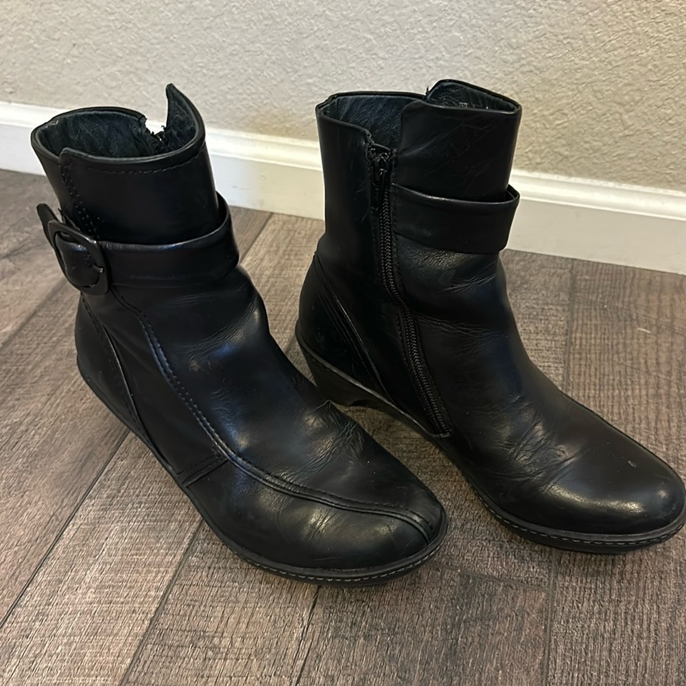 Dansko black leather booties. Size 37.
